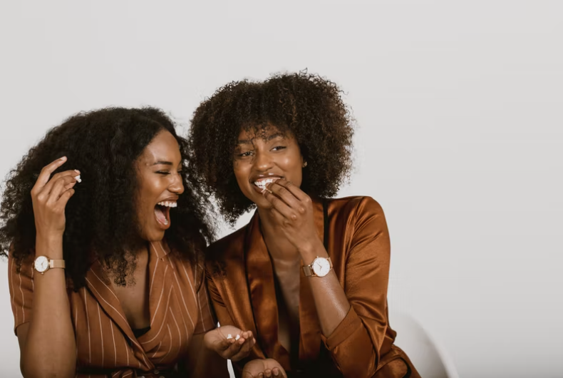 8 CONSEJOS DE EXPERTOS PARA EL CABELLO NATURAL RIZADO